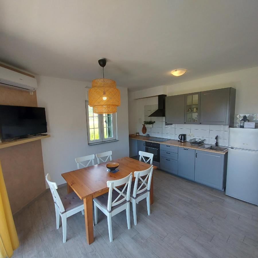 Apartments Batistic スペタルスカ・ドラガ 部屋 写真